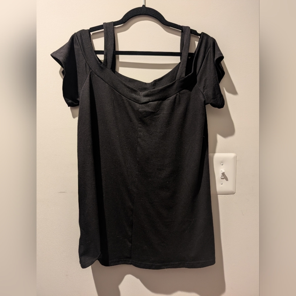 Stylish Black Off-Shoulder Top, Size Small